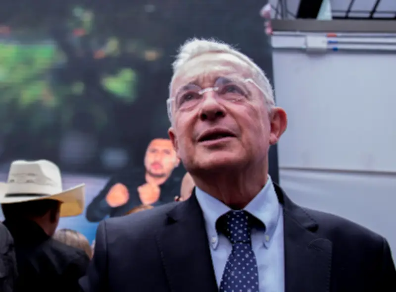 Uribe propone alianza Valencia-De la Espriella para frenar lo que llama 'poder narco terrorista'