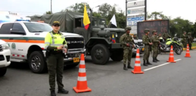 Valle del Cauca despliega 200 uniformados y drones para seguridad vial en puente festivo