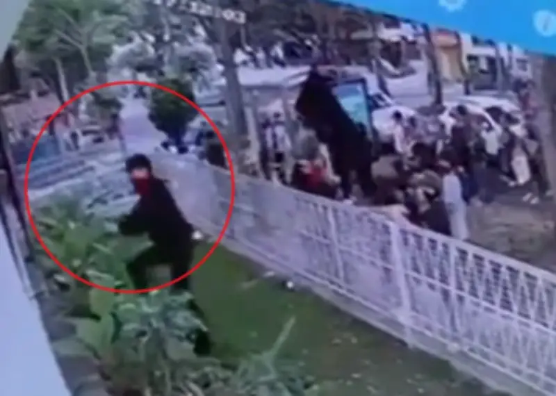 Vandalizan sede de campaña de Abelardo de la Espriella en Bucaramanga durante movilizaciones