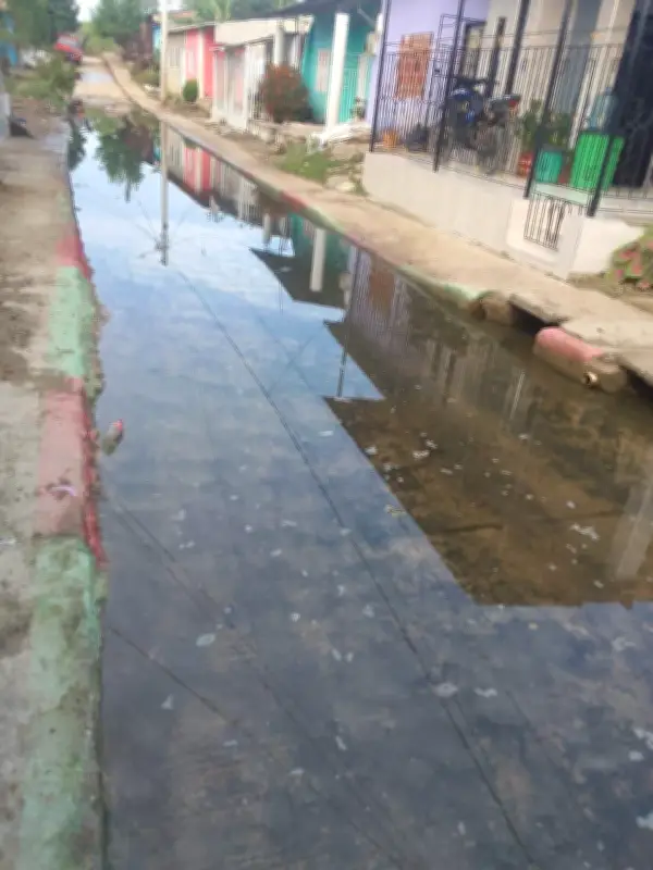 Vecinos de Clemencia, Bolívar, exigen solución definitiva a aguas residuales estancadas