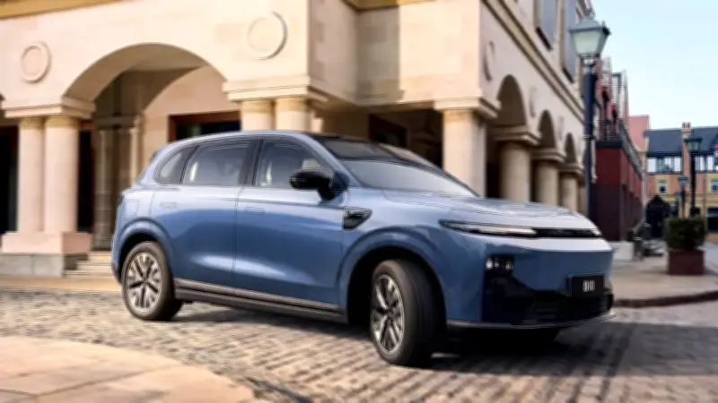 Vehículo híbrido de 110 millones desafía a BYD y Renault con 900 km por tanque