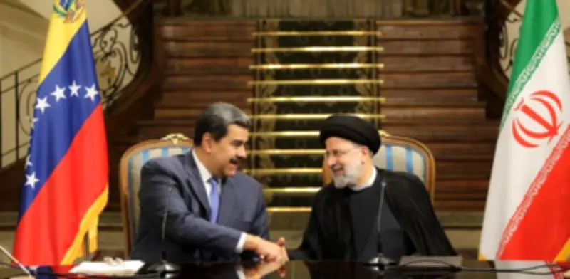 Venezuela opta por silencio pragmático ante ataques a Irán, priorizando supervivencia sobre retórica