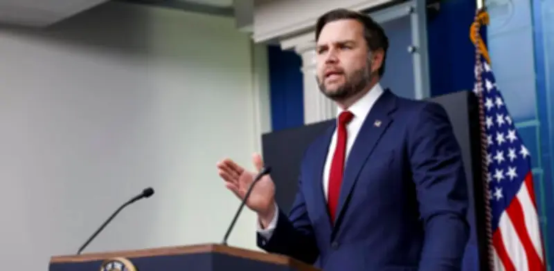 Vicepresidente JD Vance promete desclasificar archivos OVNI: 'Podrían ser demonios'