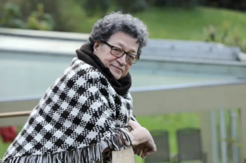 Vicky Hernández revela el dolor de dejar a sus hijos por amenazas de muerte en los 80