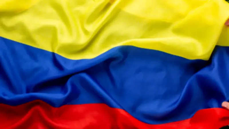 Vidente Klessania alerta sobre peligro de atentado y desastres naturales en Colombia para 2026