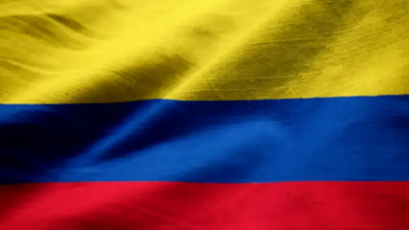 Vidente predice victoria de Iván Cepeda en primera vuelta presidencial 2026