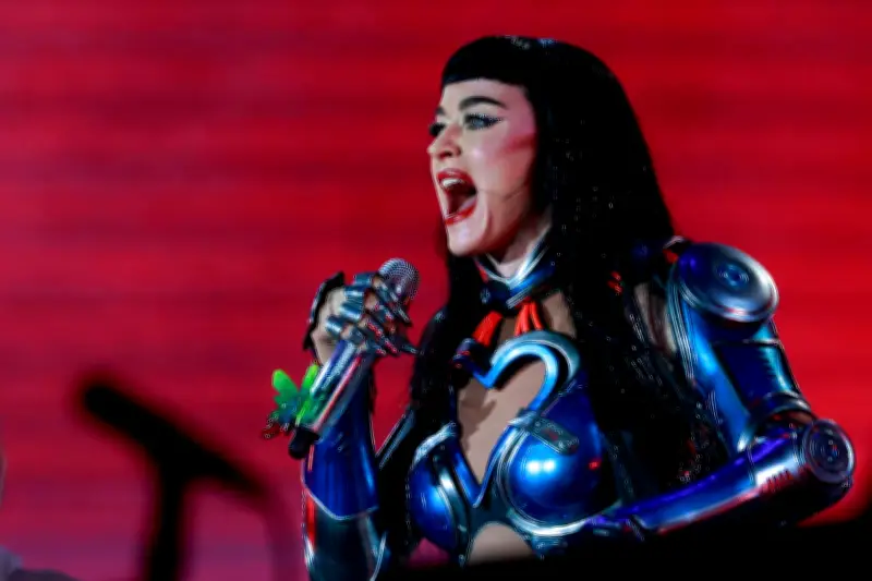 Video de Katy Perry en llamas genera alarma y debate entre sus seguidores