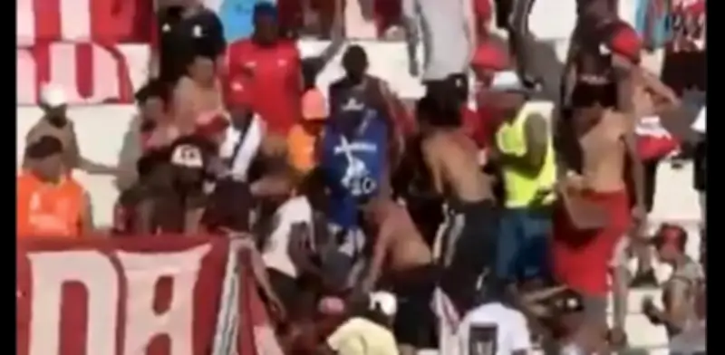 Violencia en estadios: Pelea interna de barras del América de Cali empaña triunfo en Valledupar