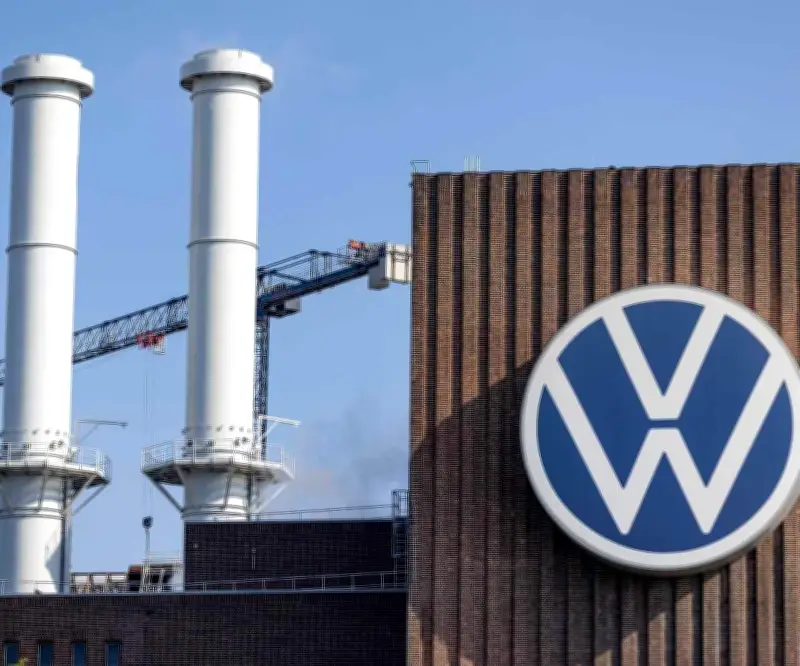 Volkswagen evalúa transformar planta alemana para producción de componentes de defensa