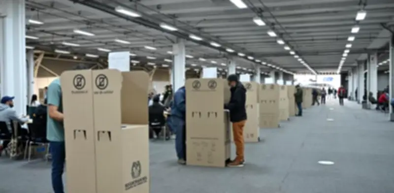 Votar en Colombia otorga beneficios como descuentos en pasaporte y matrícula universitaria