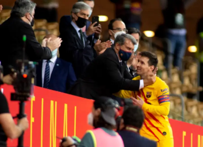 Xavi destapa la olla: revela que Messi estaba fichado y acusa a Laporta de sabotear su regreso al Barcelona