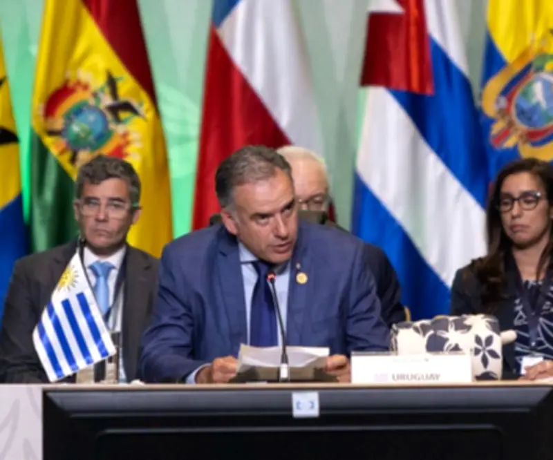 Yamandú Orsi asume presidencia de la Celac y pide unidad regional ante desafíos globales