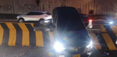 Accidente vial en Chapinero: automóvil impacta separador en la avenida Circunvalar sin heridos graves