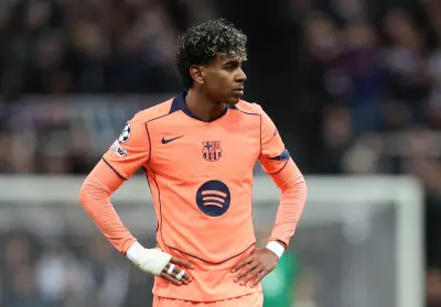 Aficionado del Barcelona termina en estadio equivocado a 597 km de su partido de Champions