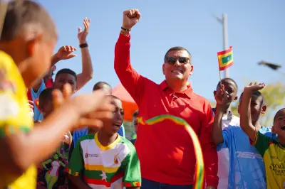 Alcalde Dumek Turbay responde a peticiones vecinales y comparte su visión para la transformación de Cartagena