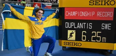 Armand Duplantis iguala a Sergey Bubka con su cuarto oro mundial bajo techo en Polonia