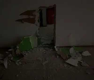 Asaltan local de videojuegos en centro comercial de Popayán tras abrir hueco en pared