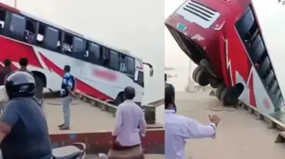Autobús cae al río Padma tras impacto de ferry en Bangladesh: al menos 18 fallecidos