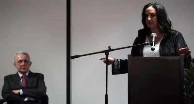 Cabal responde a Uribe con trino sobre principios: tensión en Centro Democrático por fórmula Valencia-Oviedo