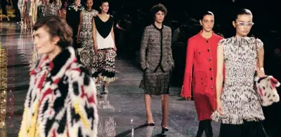 Chanel: un siglo de legado y la nueva era de Matthieu Blazy en la moda