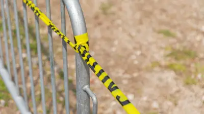 Cierran dos moteles y un hotel en Bogotá tras hallar menores y animales en operativos