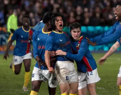 Del set a la cancha: actor de Ted Lasso prueba en fútbol profesional estadounidense