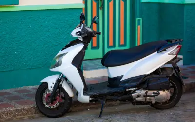 Diferencias clave entre bicicleta y moto eléctrica: documentos, regulación y uso en Colombia