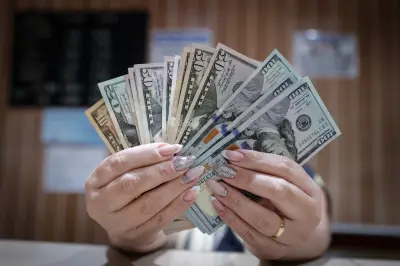 Dólar en Colombia alcanza picos anuales por conflicto en Oriente Medio