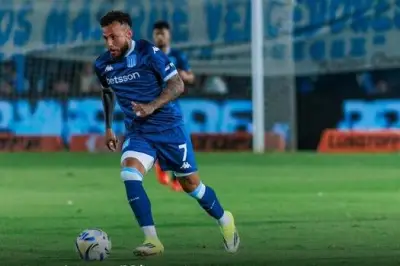 Duván Vergara lidera la victoria de Racing en Argentina con doblete contundente