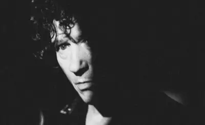 Enrique Bunbury lanza nuevo sencillo y anuncia gira continental para 2026