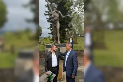 Estatua de John Lennon de Carlos Lehder regresa al Quindío tras 23 años desaparecida