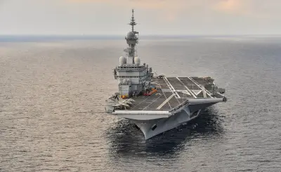 Francia despliega portaaviones nuclear Charles de Gaulle al Mediterráneo por conflicto en Oriente Medio