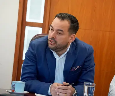 Gobierno y mineros acuerdan fin de paro en Bajo Cauca y creación de distrito minero