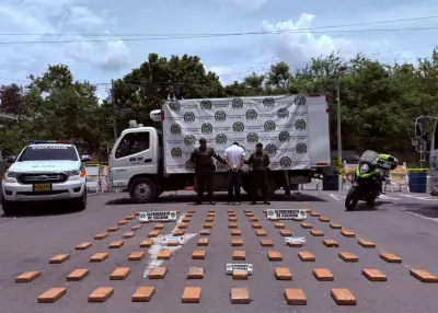 Incautan 87 kilos de cocaína en furgón y capturan a expolicía en Valle del Cauca
