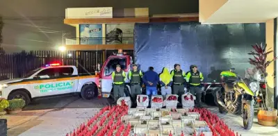 Interceptan camión con 900 tarros de explosivos en vía Bogotá-Tunja: dos capturados