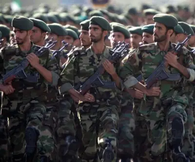 Irán reporta incendio en buque cisterna tras ataque con drones en estratégico estrecho de Ormuz