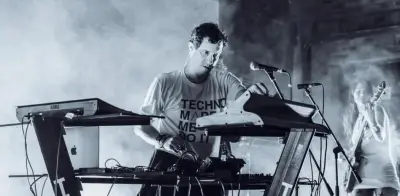 Julio Victoria presenta 'Punto Cero': álbum en vivo que fusiona electrónica con instrumentos análogos