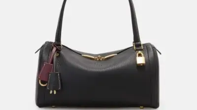 La Andy Bag: 20 años de vigencia en la moda actual como un ícono atemporal