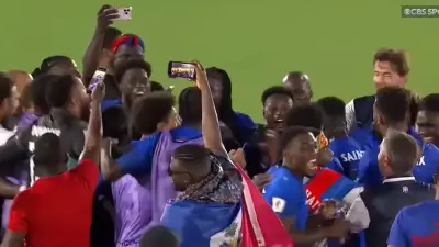 La camiseta de Haití para el Mundial lleva el sello de una marca colombiana