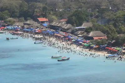 Lancha con más de 20 pasajeros se volcó en Playa Blanca, Cartagena, por fuerte oleaje