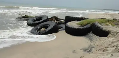 Llantas usadas en playas del Caribe liberan tóxicos que amenazan ecosistemas marinos