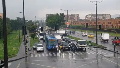 Lluvias intensas afectan movilidad en Bogotá este viernes, principales vías con tráfico lento