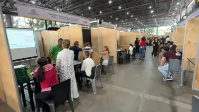 Más de 120 comisiones avanzan en el proceso de escrutinio en Plaza Mayor de Medellín