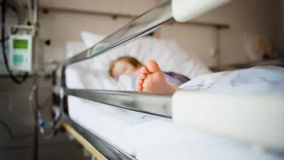 Niños con cáncer en Colombia enfrentan graves barreras en acceso a medicamentos y tratamientos