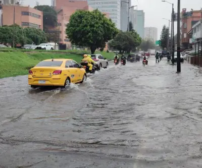 Ocho localidades de Bogotá afectadas por fuertes lluvias e inundaciones este lunes