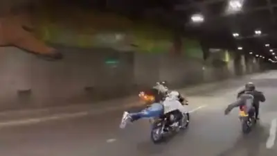 Peligrosas maniobras de motociclistas en túnel mundialista de Cali ponen en riesgo vidas