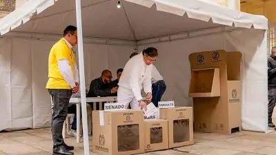 Petro denuncia diferencias entre resultados electorales publicados y votos en urnas