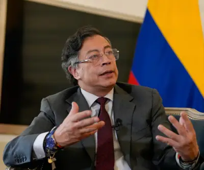 Petro reitera rechazo a bombardeos de EEUU en Caribe y destaca producción nacional de armamento