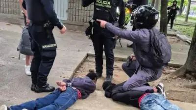 Policía de civil frustra atraco en puente peatonal de El Poblado en Medellín