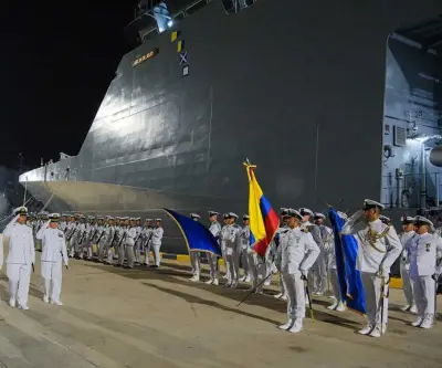 Presidente Petro entrega a la Armada el buque más grande fabricado en Colombia